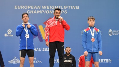 Avrupa Halter Şampiyonası'nda Harun Algül Koparmada Altın Madalya Kazandı