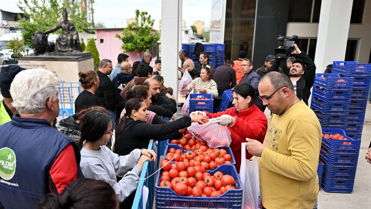 Muratpaşa'dan 10 tonluk tarım desteği