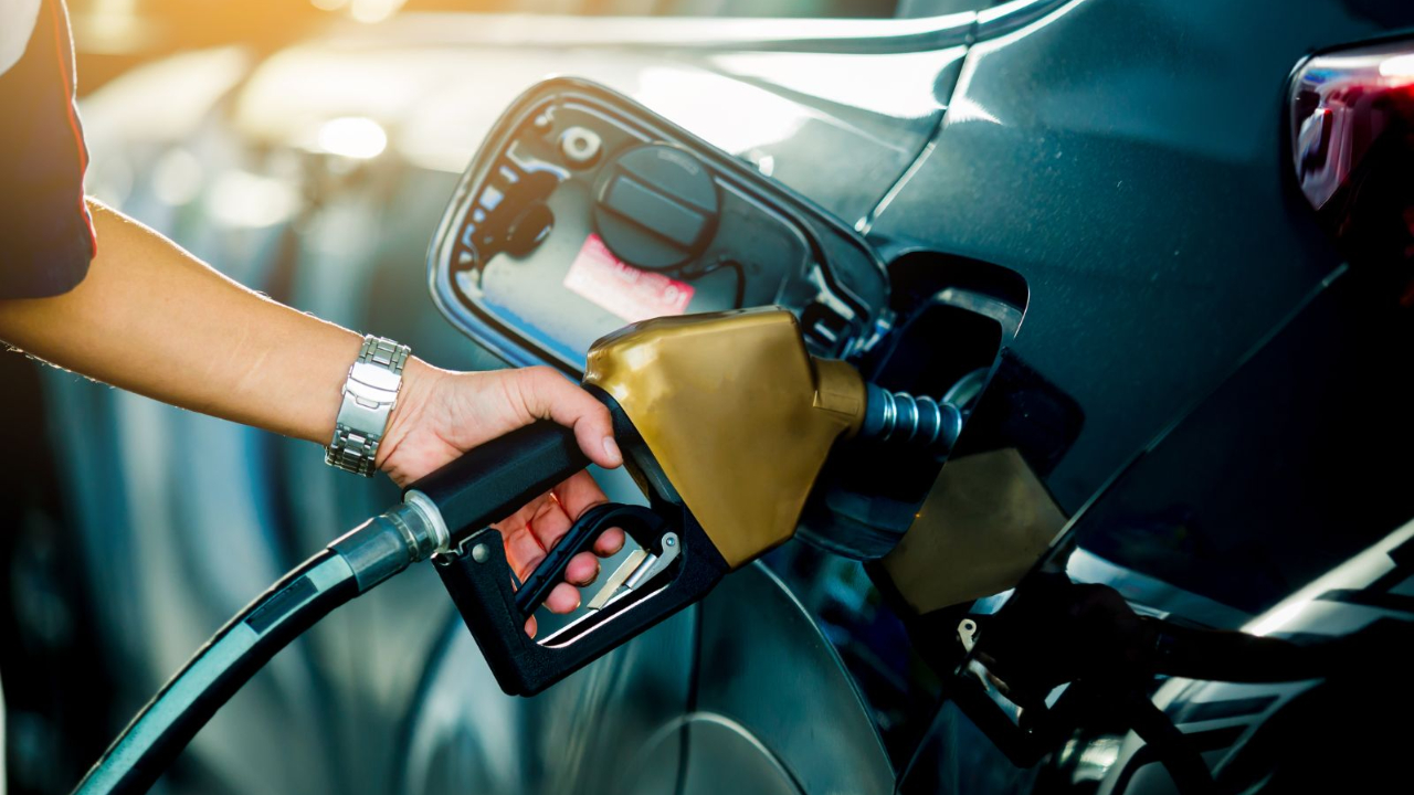 Benzine Bu Gece Zam Geliyor
