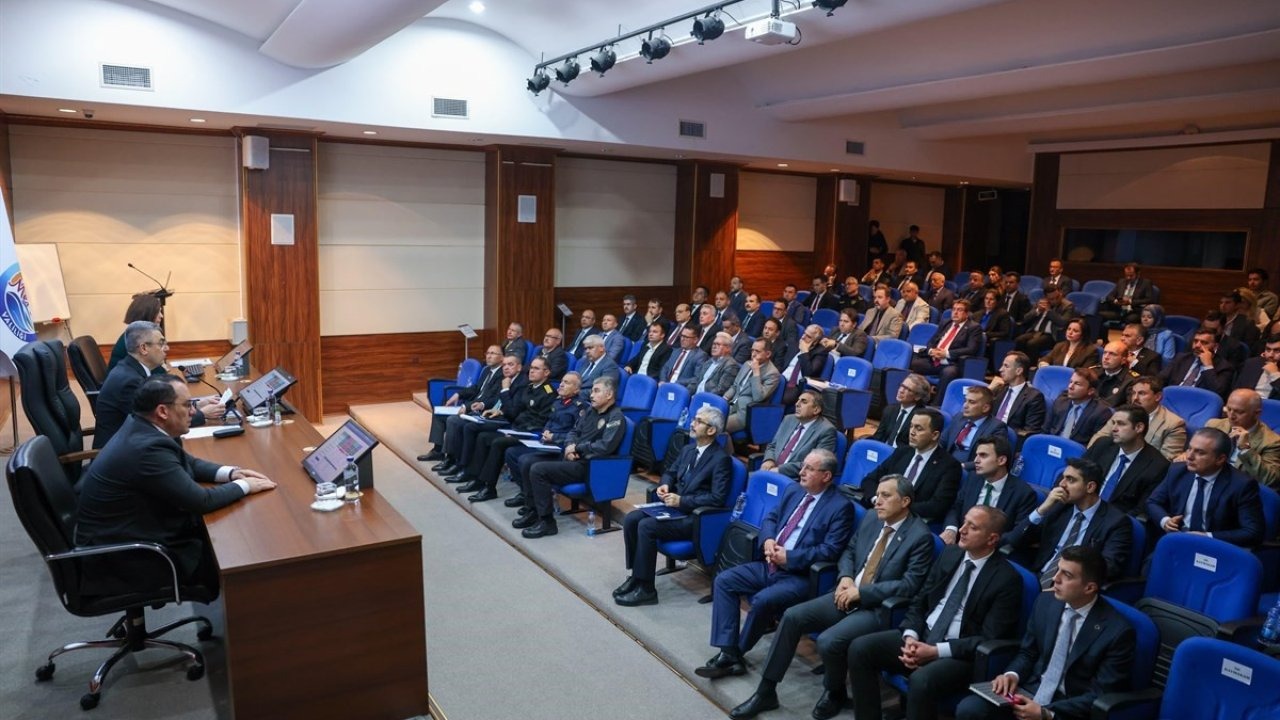 Vali Toros: "Mersinimize değer katacak projeleri hayata geçireceğiz"