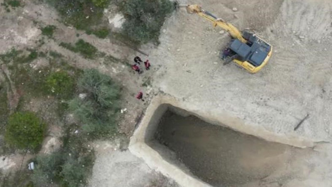 Define için araziyi iş makinasıyla kazarken yakalandılar