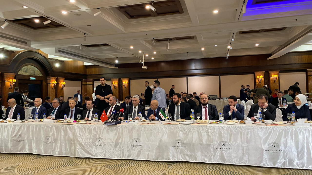 Bakan Bolat, Sivil Toplum Kuruluşları ve Suriyeli iş insanları ile bir araya geldi