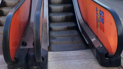 Yürüyen Merdivenler Vatandaşa Zor Anlar Yaşatıyor