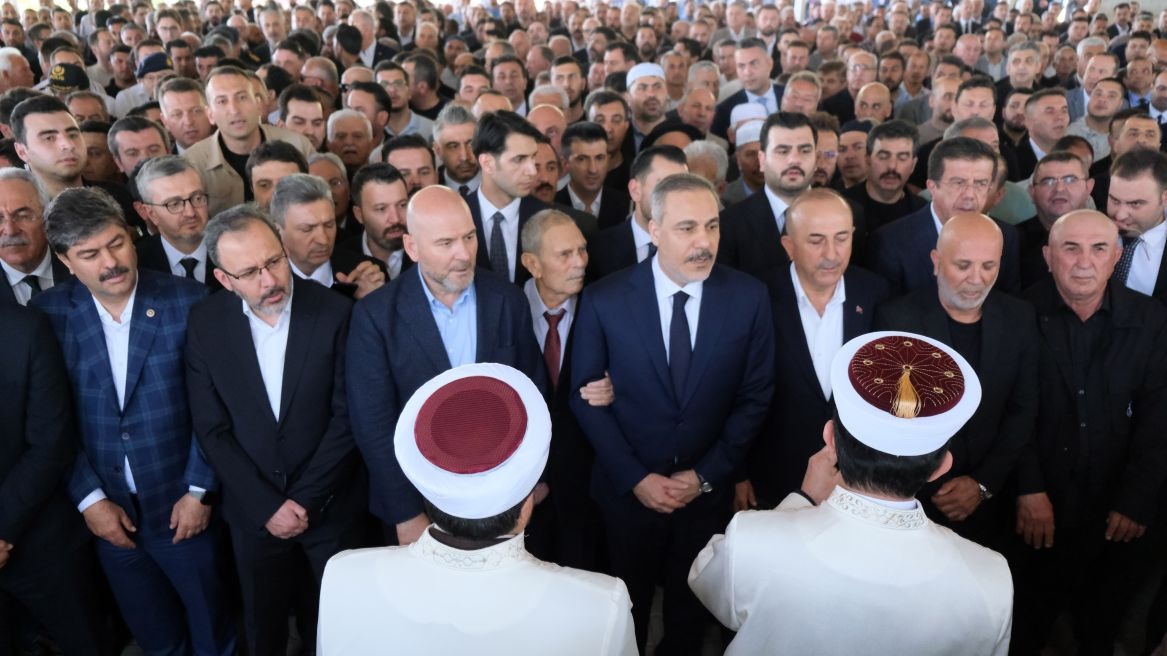 Mevlüt Çavuşoğlu'nun babası toprağa verildi