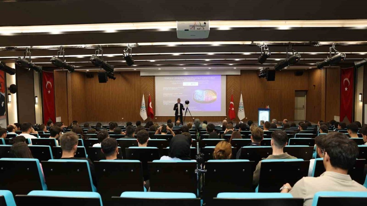 ALKÜ’de uzman isimler öğrencilerle buluştu