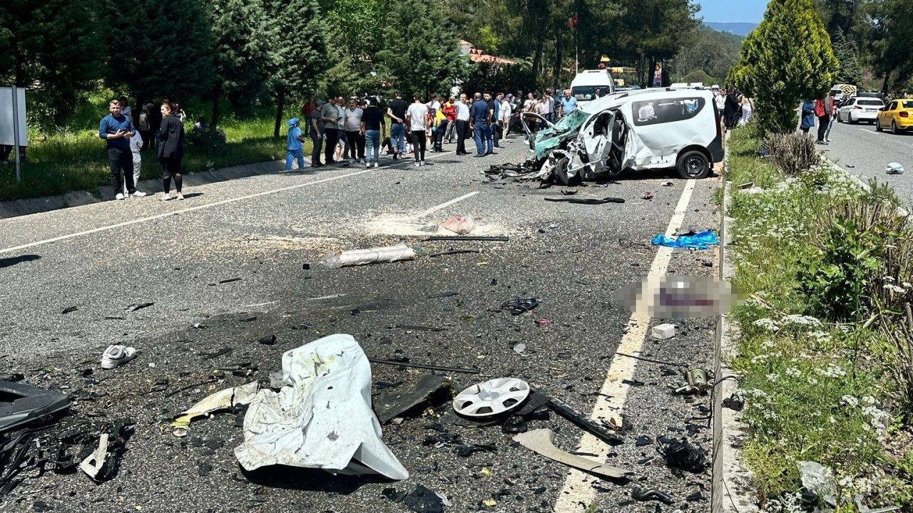 Marmaris’te karayolu savaş alanına döndü: 1 ölü, 4 yaralı