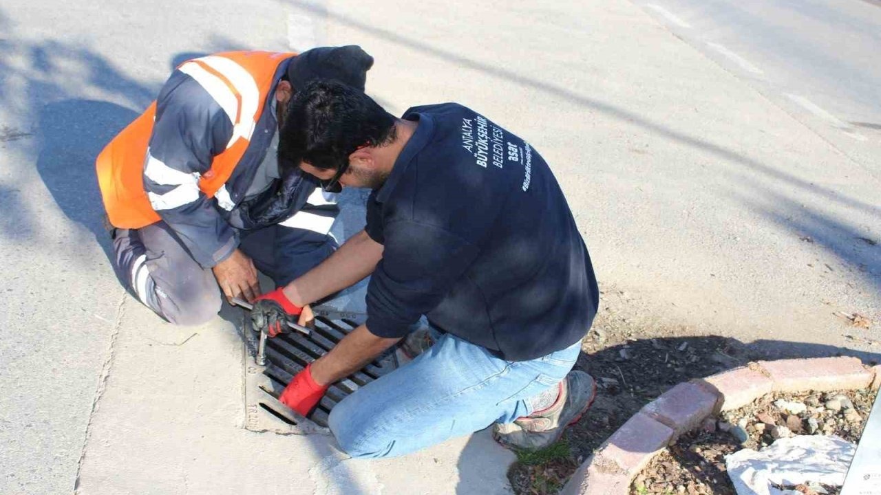 Büyükşehir’den Kemer’de peyzaj çalışması
