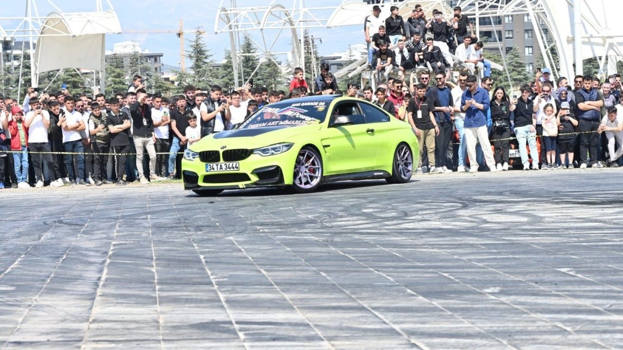 DMD kas hastası Görkem Efe’nin spor arabayla drift hayali gerçek oldu