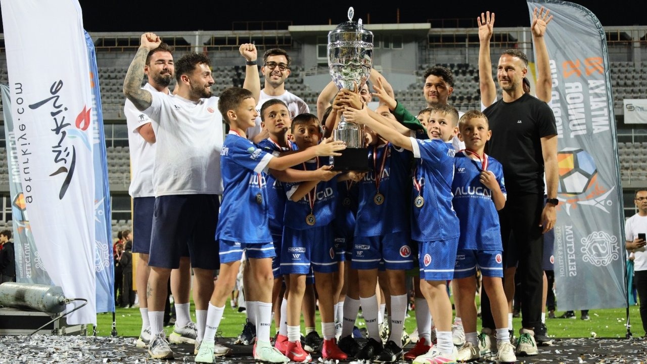 Dünya futbolunun yıldız adayları Antalya’da buluştu