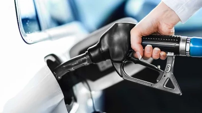 Araç Sahiplerini Üzecek Haber: Motorine Bu Gece Zam Geliyor! Antalya’da Yeni Fiyat Ne Olacak?