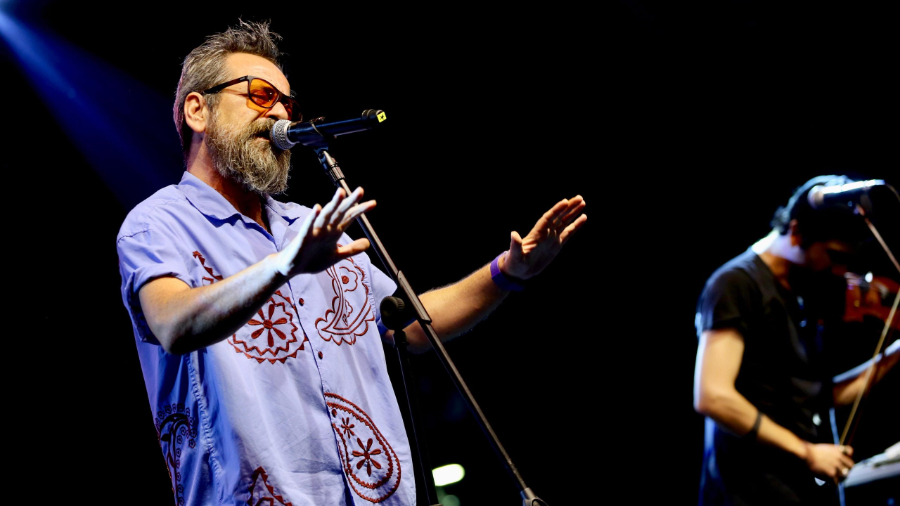 Feridun Düzağaç Bu Gece Antalya’da Sahne Alıyor! Müzikseverleri Unutulmaz Bir Gece Bekliyor