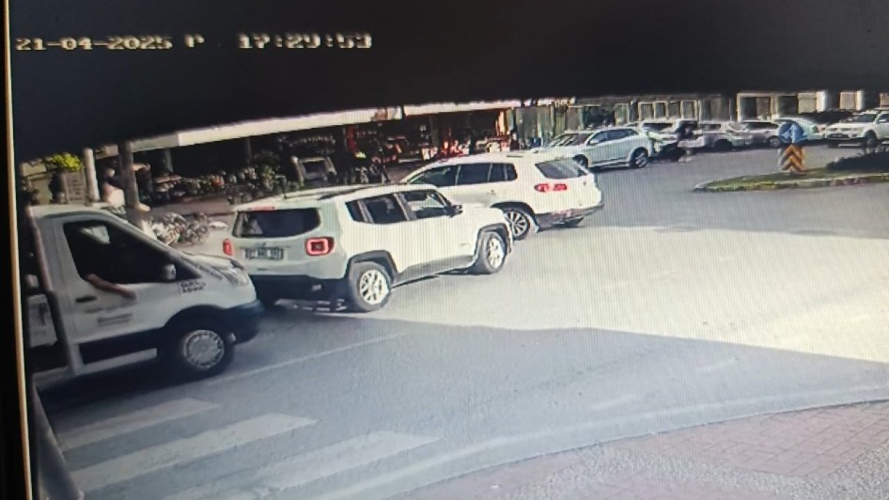 Antalya’da otomobil ile motosiklet çarpıştı, sürücü takla atarak yola savruldu