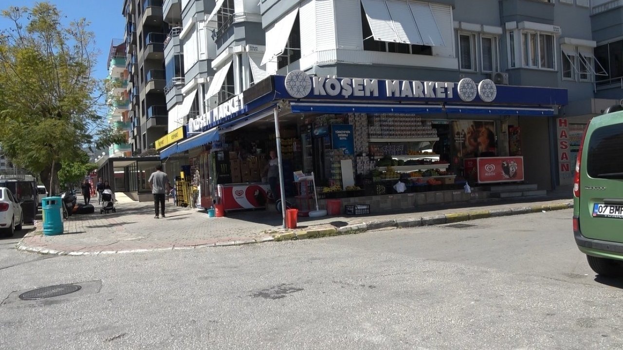 Alkol şişelerini poşete atıp sırra kadem bastı