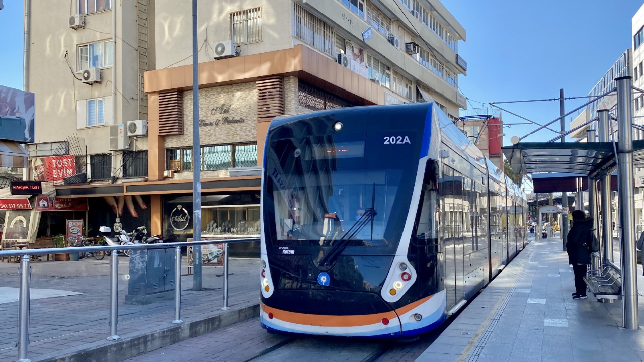 23 Nisan’da Ulaşım Ücretsiz! Antalya’da Toplu Taşıma Bayramda Ücretsiz Olacak