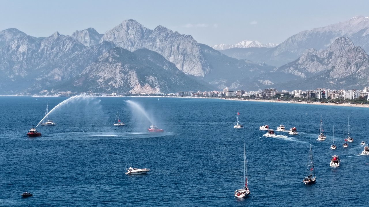23 Nisan coşkusu denize taşındı