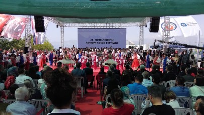 Antalya’da 23 Nisan Coşkusu Karaalioğlu Parkı’nda Yaşandı