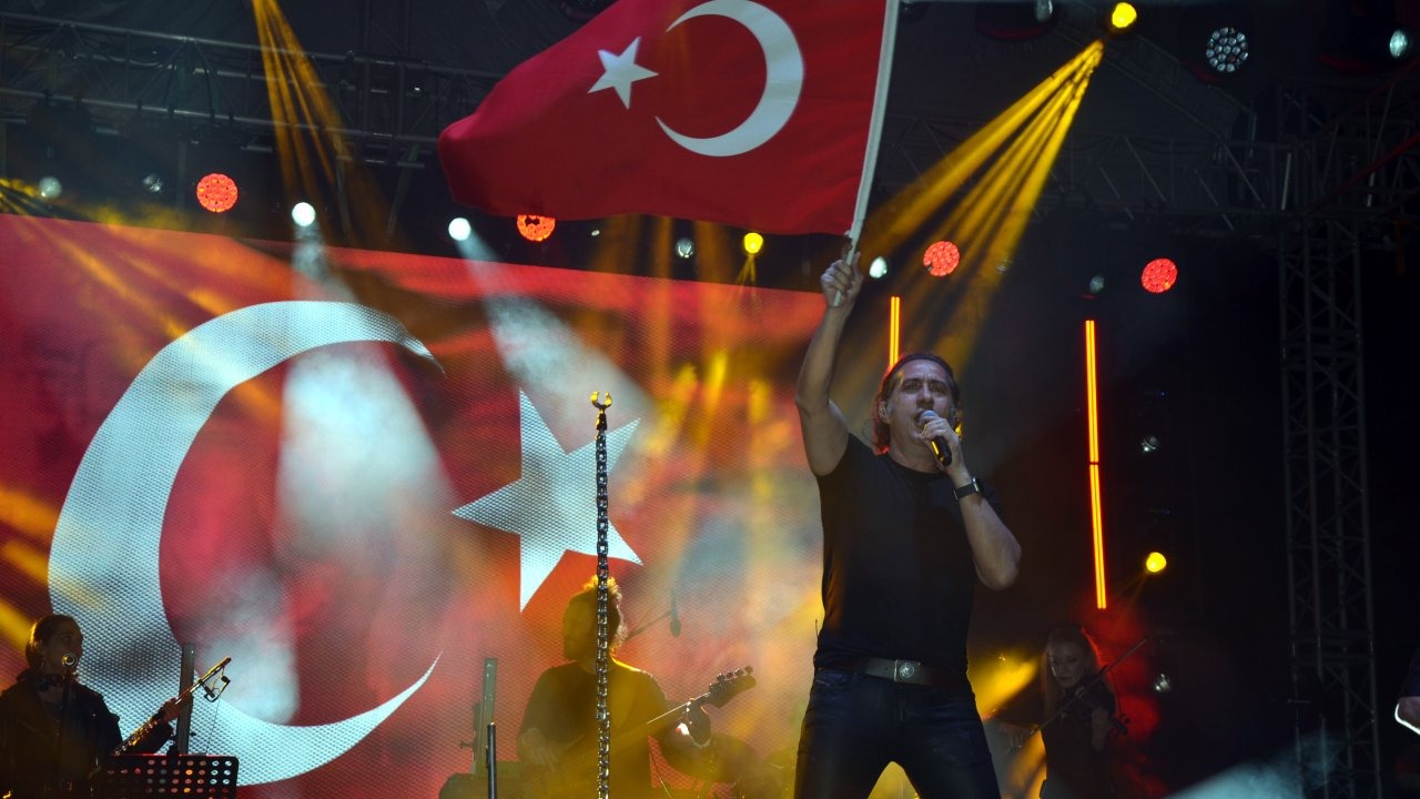 Serik'te Kıraç konseri coşkusu