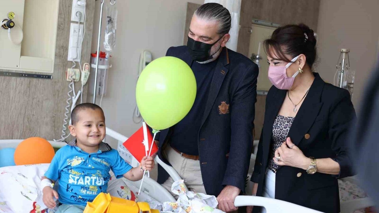 MÜSİAD Antalya’dan kanserle mücadele eden çocuklara bayram hediyesi