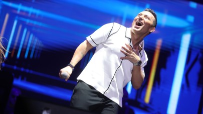 Mustafa Sandal’dan Antalya’da 23 Nisan Coşkusu! Cumhuriyet Meydanı’nda Unutulmaz Gece