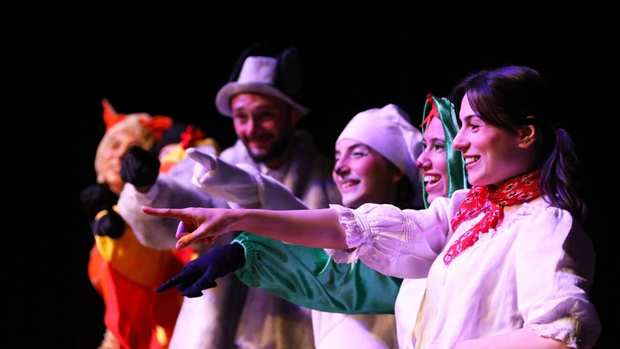 Menteşe Belediye Tiyatrosu, uluslararası festivalde sahne aldı