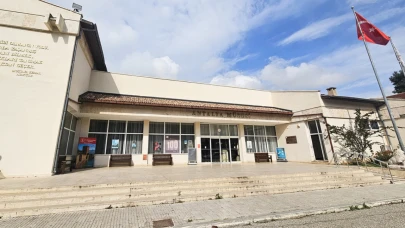 Antalya Müzesi Gündemden Düşmüyor! Mimarlar Yıkım Kararını Tartıştı