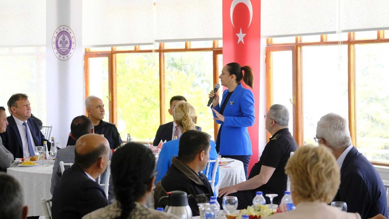 Vali Bilgihan, muhtarlarla toplantı yaptı