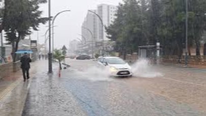 Antalya'da Sağanak Yağmura Dikkat!