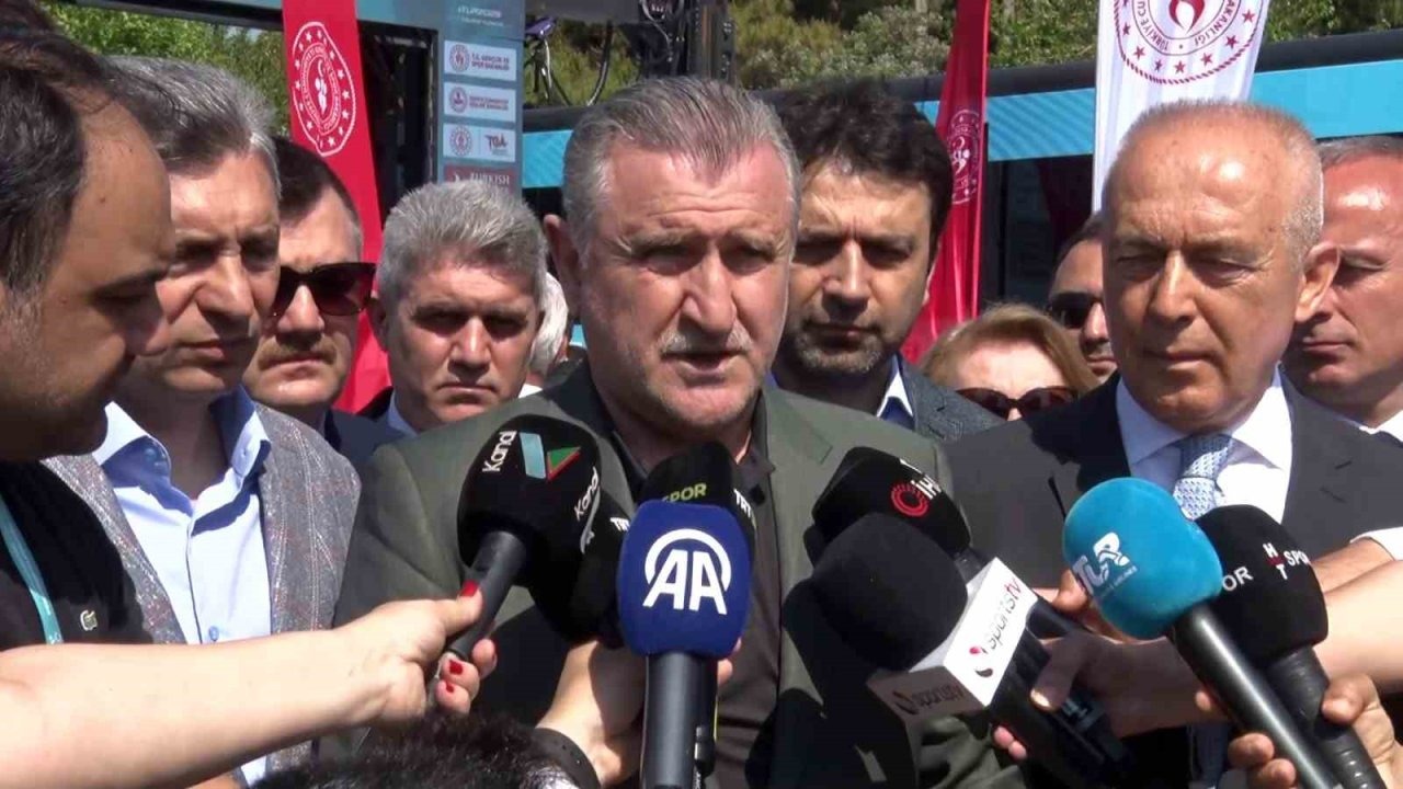 Osman Aşkın Bak: "Türkiye, dünyada büyük bir spor ülkesi haline geldi"