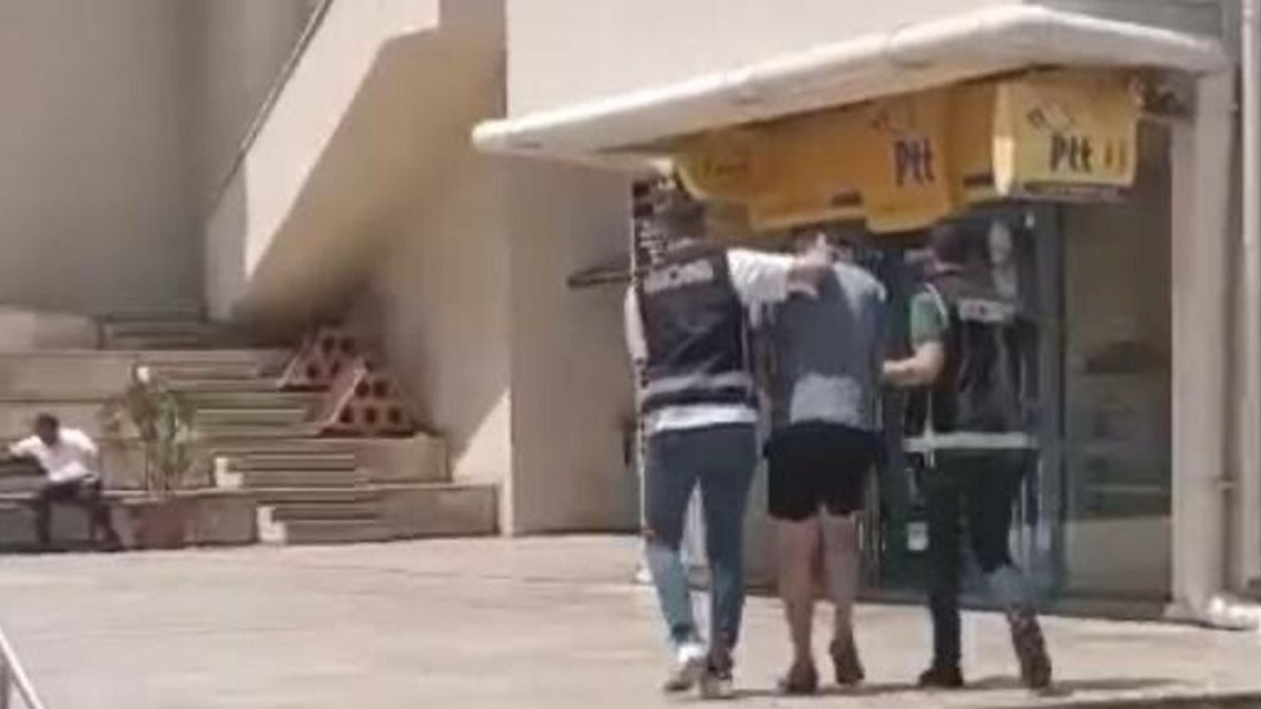 Marmaris’te sahte dövizle alışveriş yapan turist, sınır dışı edildi