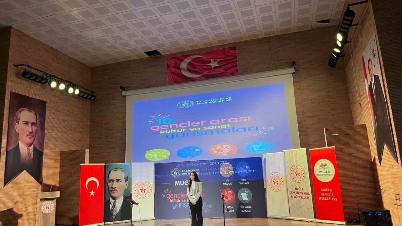 Köyceğizli Eren, şiir okuma yarışmasında il birincisi oldu