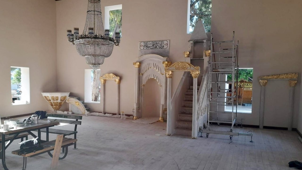 Tarihi camideki hatalı restorasyonu tespit eden sorumluya soruşturma talebi reddedildi