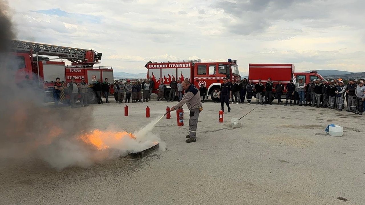 Belediye personeline yangın eğitimi