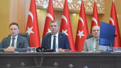 Vali Şahin Önderliğinde İl Koordinasyon Toplantısı Yapıldı! Antalya’da 147 Milyar Liralık 460 Proje