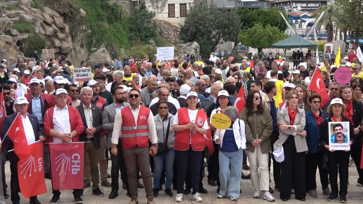 Alanya'da 1 Mayıs coşkuyla kutlandı