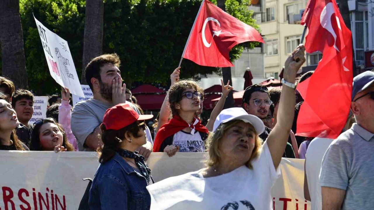 Mersin’de 1 Mayıs coşkuyla kutlandı
