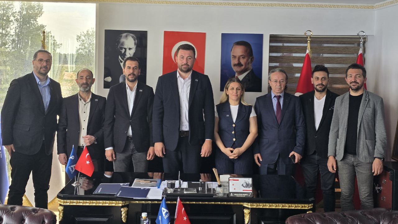 Anahtar Parti Antalya’da Basınla Buluştu: “Antalya Pazarlamada Geri Kalıyor”