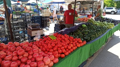Mayıs Ayında Semt Pazarlarında Fiyatlar Düştü, Vatandaşın Yüzü Güldü