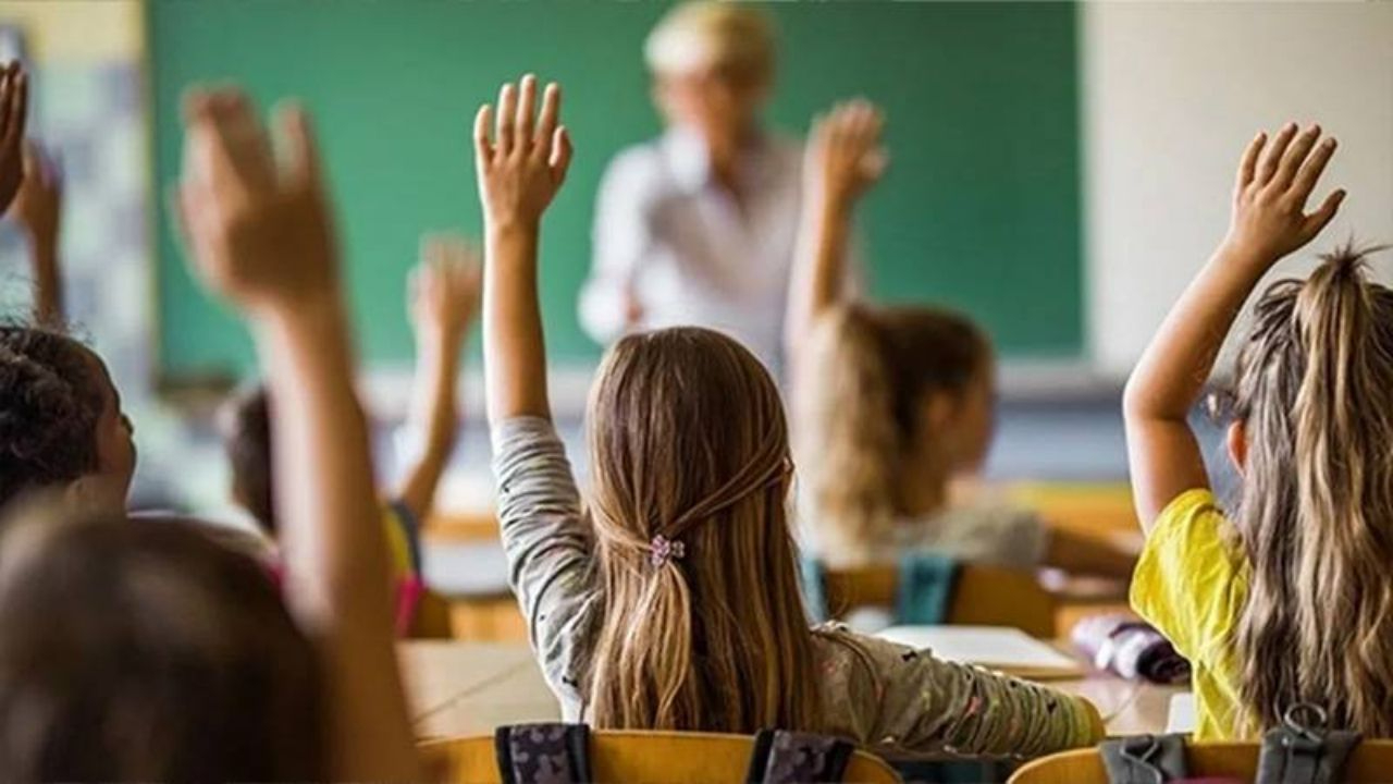 Öğrencilere 12 günlük tatil sürprizi kapıda! Milyonları ilgilendiren kritik karar yolda