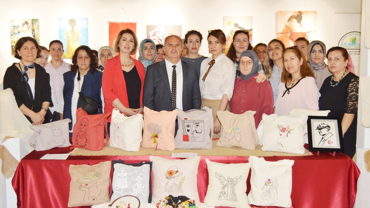 Antalya'da 'Başrolde Kadın' sergisi