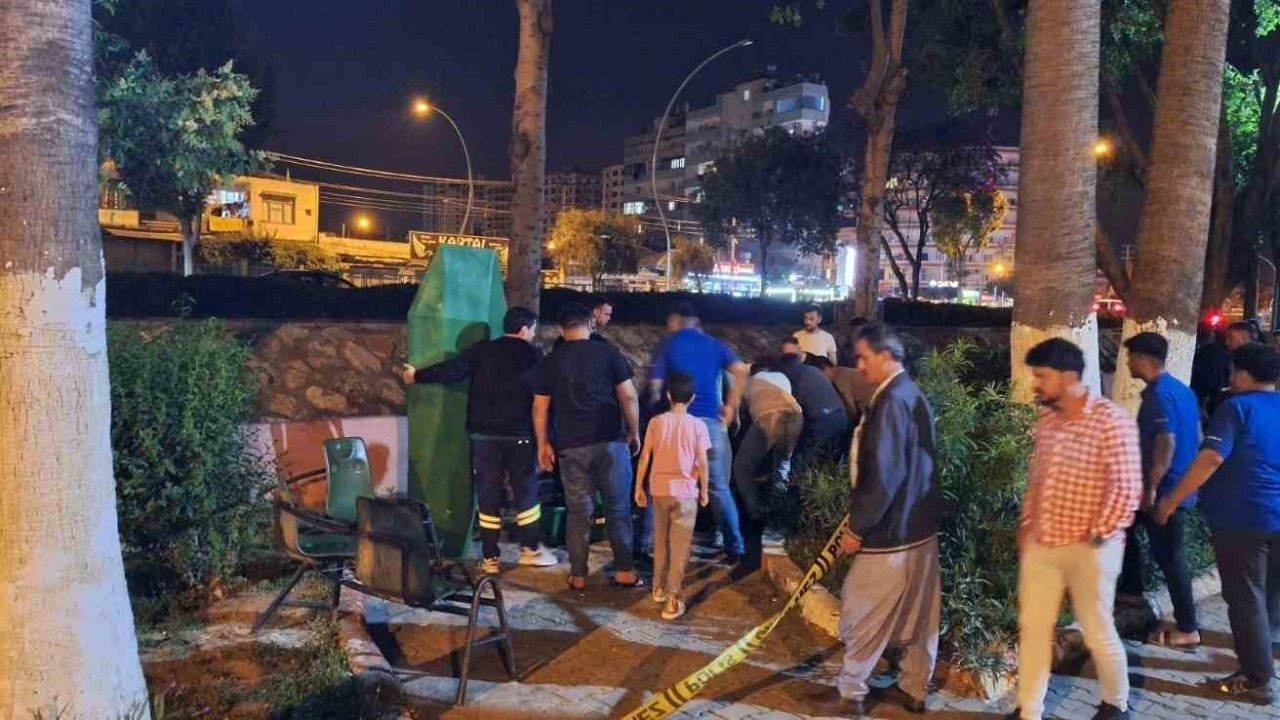 Tarsus’ta bir kişi parkta ölü bulundu