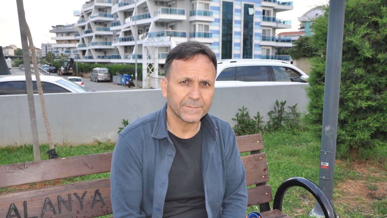 Eşi kazada öldü, şoförün serbest kalmasına tepki gösterdi