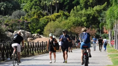 Meteoroloji'den Hafta Sonu Uyarısı: Sıcaklık Düşüyor, Sağanak Yağış Geliyor! Antalya’da Hava Nasıl Olacak?