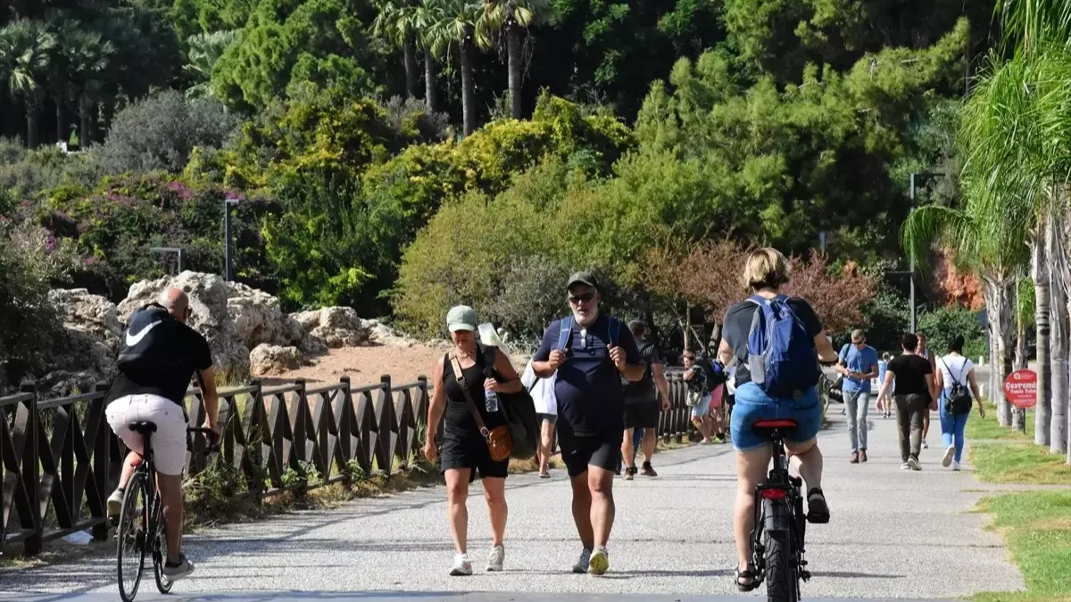 Meteoroloji'den Hafta Sonu Uyarısı: Sıcaklık Düşüyor, Sağanak Yağış Geliyor! Antalya’da Hava Nasıl Olacak?