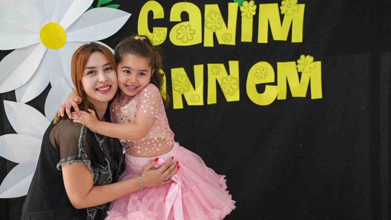 Tarsus’ta Anneler Günü Coşkusu: Kreş Gösterileri ve Serada Buluşma