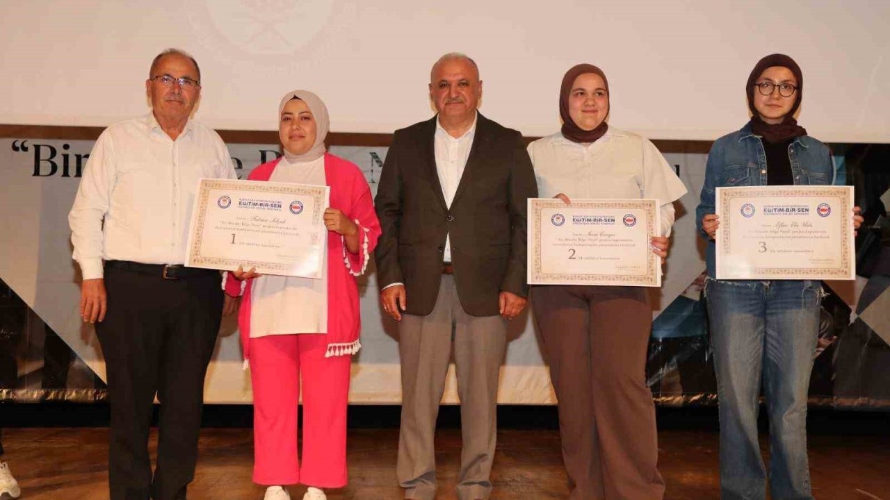 Antalya'da Gençler Kalemleriyle Yarıştı: Kitap Okuma ve Kompozisyon Projesi Ödüllendirildi