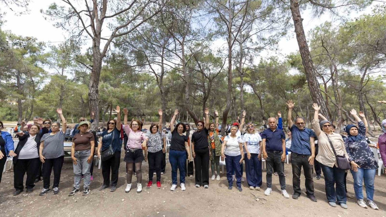 Kuyuluk Tabiat Parkı’nda Sağlık Yürüyüşü: Mersinliler Doğayla Buluştu