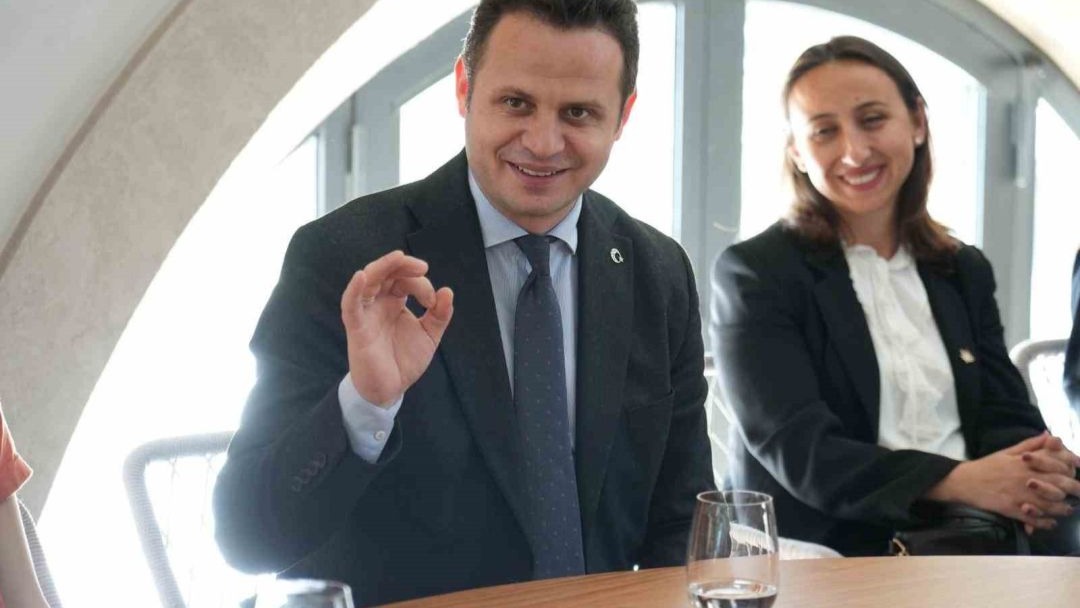Datça’da Öğretmenlerden Sanat Ziyafeti: Şarkılarla Duygusal Buluşma