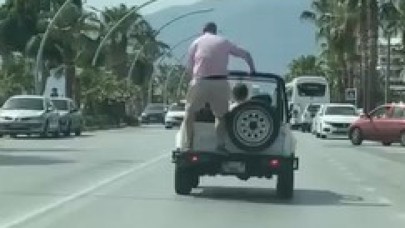 Alanya’da üstü açık araçla trafiği tehlikeye attılar