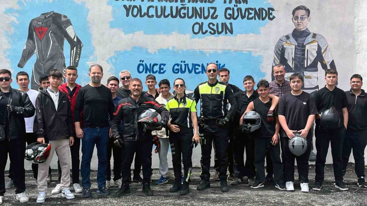 Toplu taşıma şoförleri ve motosiklet sürücüleri bilgilendirildi