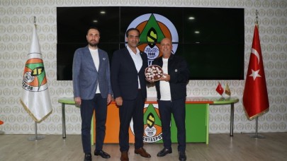 KKTC Çalışma ve Sosyal Güvenlik Bakanı Gardiyanoğlu’ndan, Çavuşoğlu’na taziye ziyareti